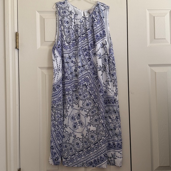 H&M Dresses & Skirts - H&M Blue and White Patterned Mini Dress